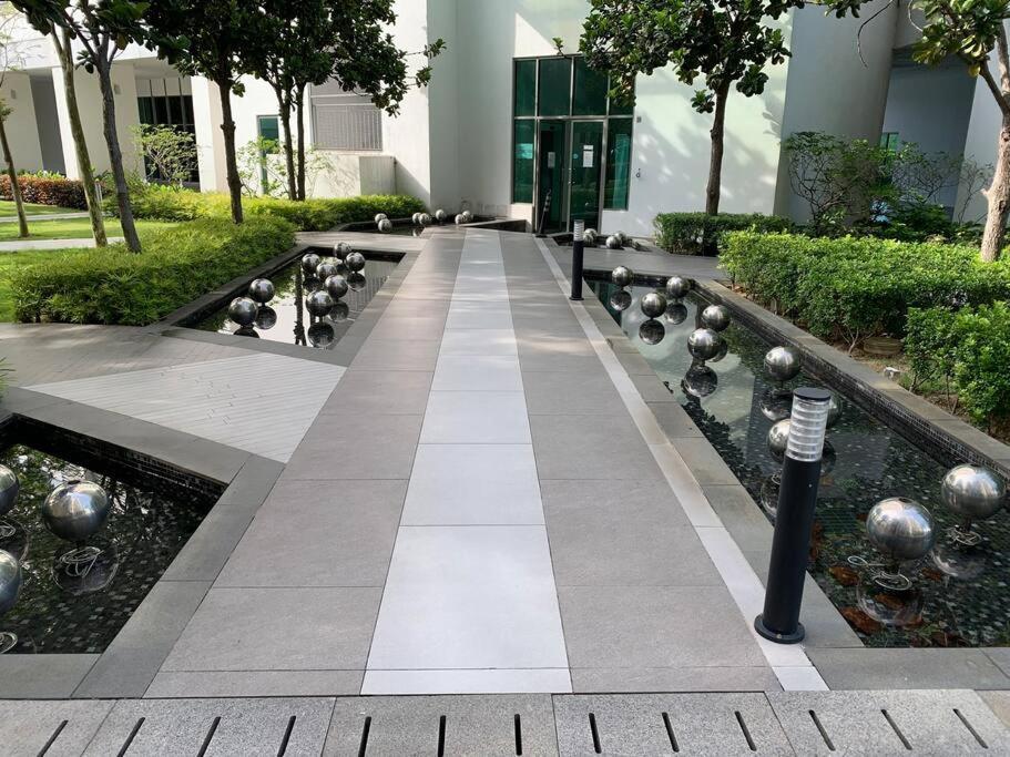 Stylish Romantic Couples Getaway - Netflix&Relax 7 Cyberjaya Exterior foto